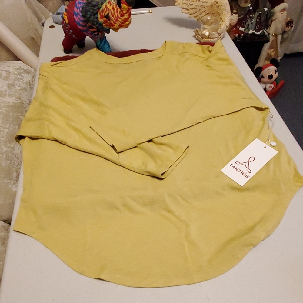 Tantris shirt-tail tee